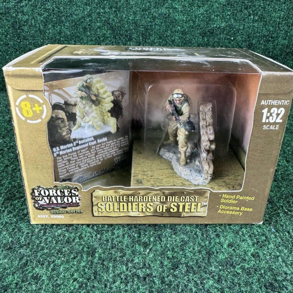 Forces of Valor Die-cast Infantry Captain Rocha Figure 1:32 Scale 99006